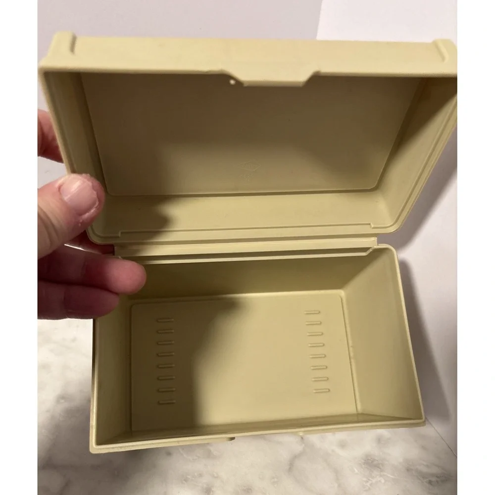 Vintage 70s Plastic Beige Recipe Box With New‎ In Package 40 Recipe Cards